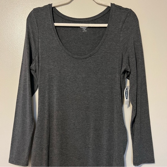 Old Navy | Maxi Maternity Dress - Picture 7 of 9